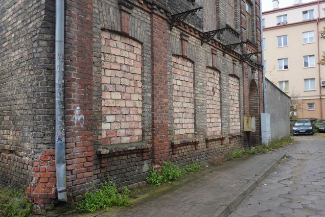 Opuszczona zabytkowa kamienica przy ul. Sienkiewicza w Białymstoku