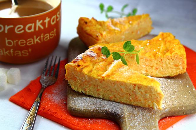 Zapiekanka z tartej marchwi i twarogu