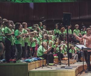Wyjątkowy koncert w katowickim NOSPR. Wystąpiła Dziecięca Orkiestra Onkologiczna Fundacji „Iskierka 