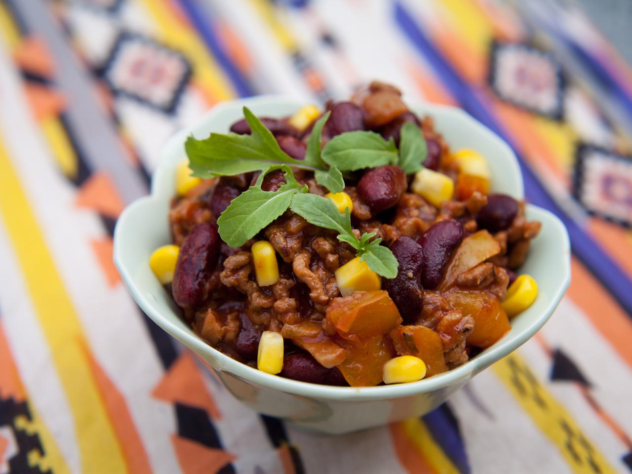 Jak zrobić chili con carne? Przepis na danie kuchni meksykańskiej