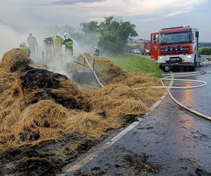 Pożar siana w Tymowej. Strażacy dwa razy wracali na miejsce zdarzenia