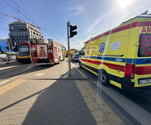 „Otworzyłam oczy, wszyscy leżeli na ziemi”. Szokująca relacja pasażerki. Zderzenie tramwajów w centrum stolicy