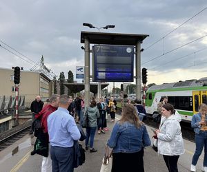 Paraliż na kolei po wypadku w Wesołej