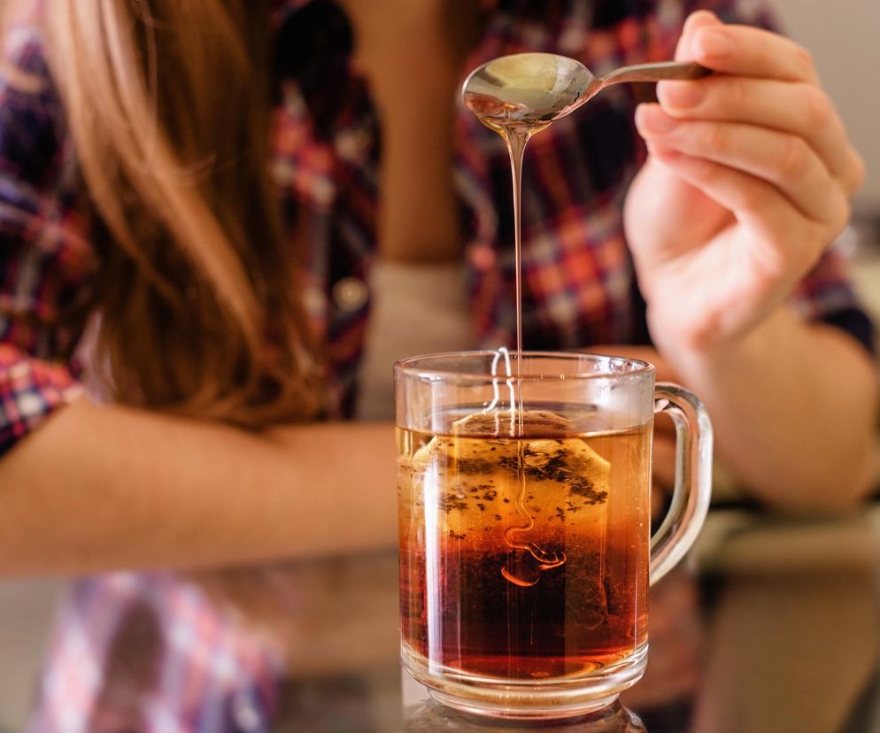 Miód do herbaty? Prawie wszyscy popełniają ten błąd