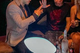 Jakub Kosecki na nocnej imprezie 