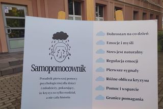 „Samopomocownik” dla uczniów. W poznańskich szkołach ruszył pilotaż programu wsparcia psychicznego młodzieży