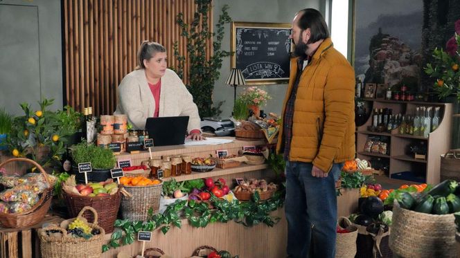 Barwy szczęścia odc. 3233. Borys (Jakub Wieczorek), Aldona (Elżbieta Romanowska)