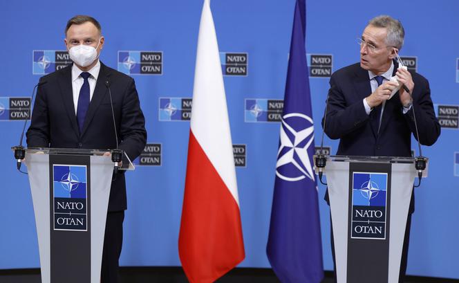Sekretarz generalny NATO Jens Stoltenberg i Prezydent RP Andrzej Duda na wspólnej konferencji w Brukseli 