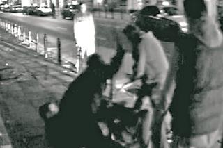 Wściekli policjanci skatowali Wiplera