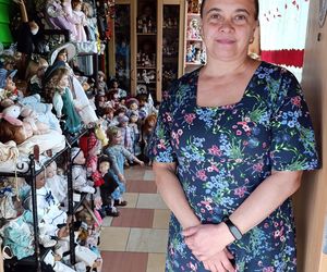 Agnieszka Ciećko zbiera lalki