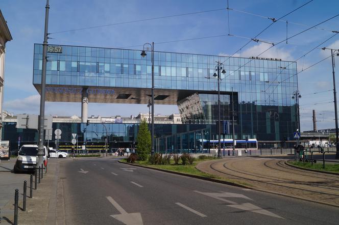 Kiedyś straszył pasażerów, a teraz jest chlubą miasta! Tak zmienił się dworzec PKP w Bydgoszczy