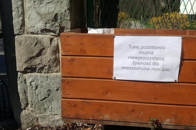 Tu można zostawić zbędną żywność dla mieszkańców Mini Zoo