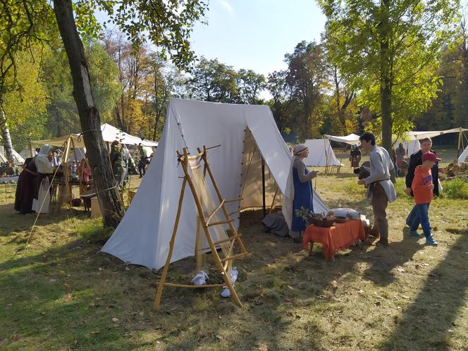 ZOBACZ ZDJĘCIA z III Festynu Archeologicznego w Mrozach - 8 i 9 października 2022