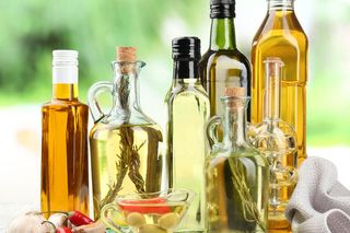 Oliwa, rzepakowy, lniany? Sprawdź, który olej naprawdę obniża cholesterol LDL