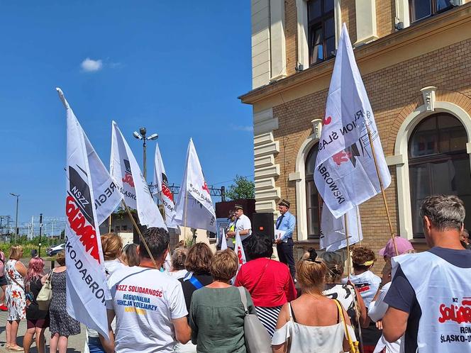 Protest przed siedzibą PKP Cargo w Tarnowskich Górach