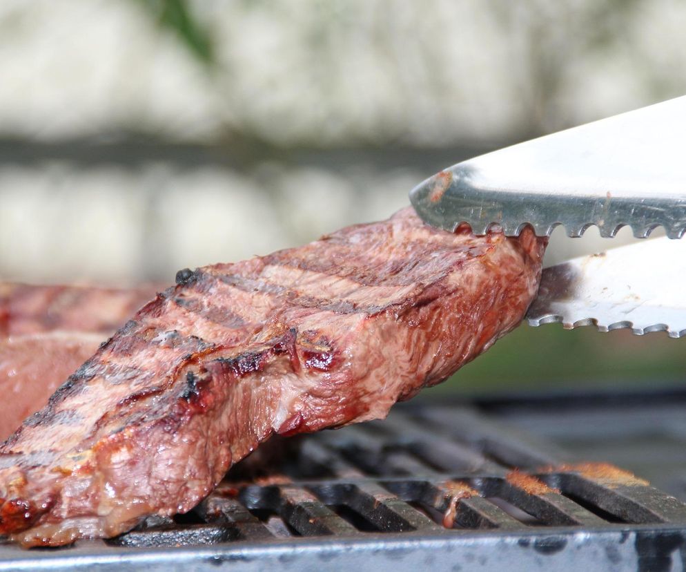 Steki na grillu