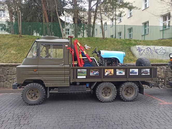 Polonez na gąsienicach? Tak, to możliwe! Studenci z Politechniki Lubelskiej przerobili kultowe auto [GALERIA]