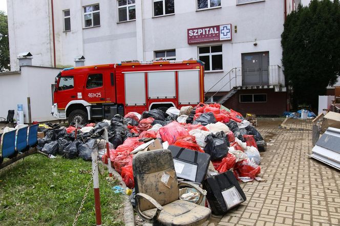 Dramat w szpitalach i przychodniach po powodzi. Zalane budynki, ewakuacja pacjentów. Raport Ministerstwa Zdrowia