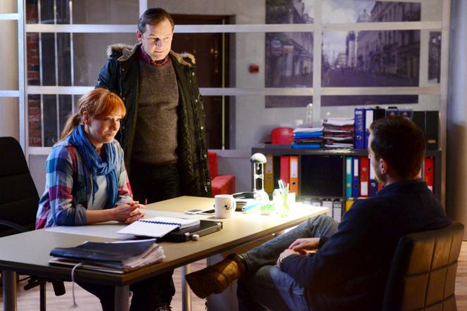 Komisarz Alex 7 odc. 90. Lucyna (Magdalena Walach), Ryszard Puchała (Ireneusz Czop)