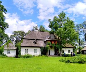 To jedna z najsłynniejszych wsi w Małopolsce. Wychował się w niej ks. Józef Tischner