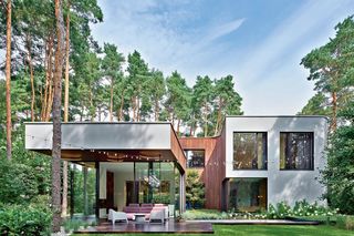 Bryła i wnętrza nietypowego domu