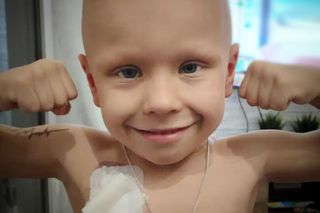 Cztery lata walki z guzem mózgu. Ostatnia szansa Kacperka to terapia w Niemczech