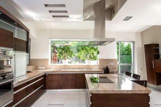 Dom Genzie do kupienia za miliony!