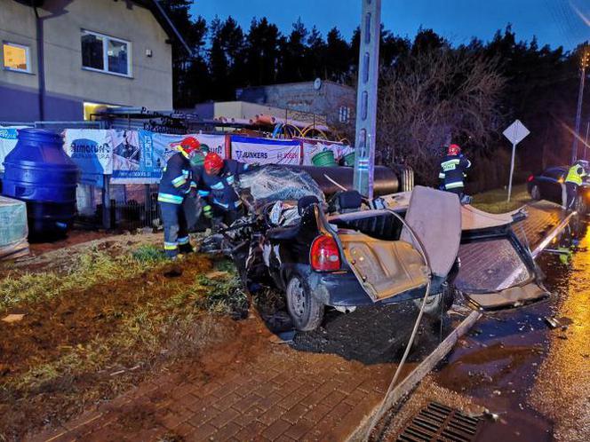 Tragedia na drodze w Sępólnie Krajeński. Zginął 53-letni kierowca! [ZDJĘCIA]