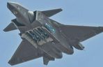 J-20 z pociskami PL-15