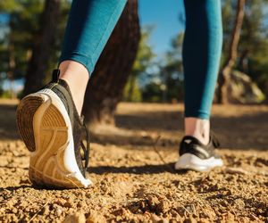 Nowe badania obalają fitnessowy mit. Jedna zmiana w chodzeniu może obniżyć ryzyko zawału