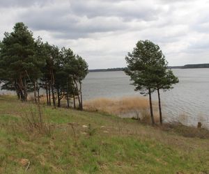 To jezioro na Mazurach jest niemal nietknięte przez człowieka. Nie wolno tam nawet krzyczeć