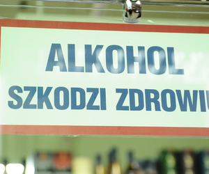 Nocny zakaz sprzedaży alkoholu w Warszawie? Jest obywatelski projekt uchwały