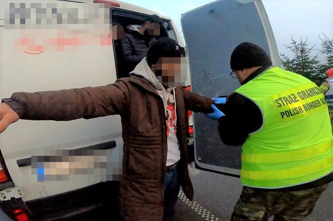 Przemyt ludzi na Podhalu. Straż graniczna zatrzymała 24 cudzoziemców