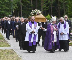 Pogrzeb Ewy Dałkowskiej. Tak pożegnano zmarłą aktorkę [ZDJĘCIA]