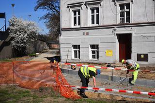 Trwa budowa dróg rowerowych wokół placu Poznańskiego