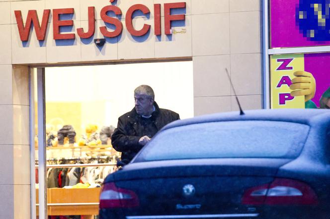 MĄŻ SZYDŁO NA ZAKUPACH W LUMPEKSIE