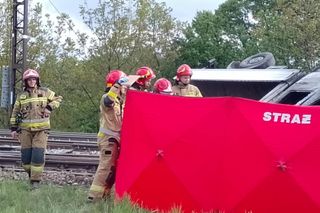 Tragedia na przejeździe kolejowym. Potworny wypadek, w którym zginęła jedna osoba