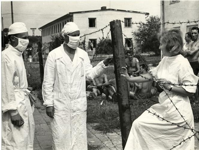 Epidemia czarnej ospy we Wrocławiu. Tak to wyglądało 60 lat temu [ZDJĘCIA] 