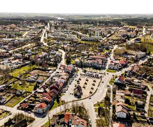 Najbogatsze miasteczka w województwie świętokrzyskim. Tam żyje się najlepiej. Zobacz ranking TOP 15