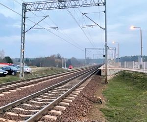 Uszkodzone linie kolejowe pod Dęblinem i w Puławach
