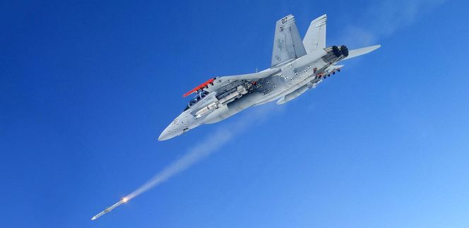 AIM 120 AMRAAM