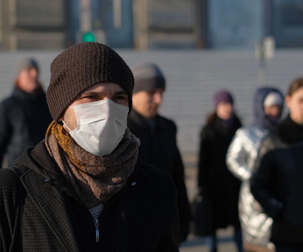Szczyt zachorowań na COVID-19 jeszcze przed nami. Wiceminister zdrowia nie ma dobrych wieści