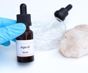 Olej arganowy, olejek arganowy – jak go stosować w kosmetyce? SPRAWDZONE RADY