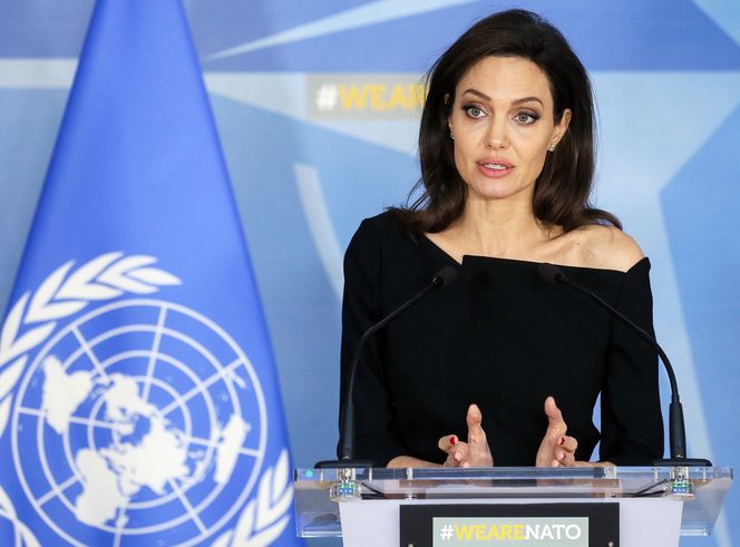 Angelina Jolie kończy 50 lat! Zobacz, jak się zmieniała