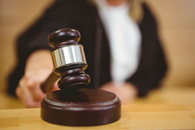 Pierwszy proces o skutki uboczne szczepionki przeciw COVID. Setki pozwów czeka w kolejkach