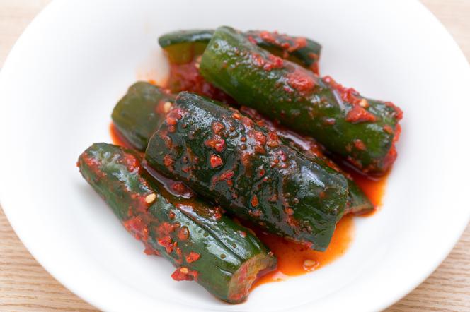 Kiszenie ogórków po koreańsku: przepis na kimchi z ogórków