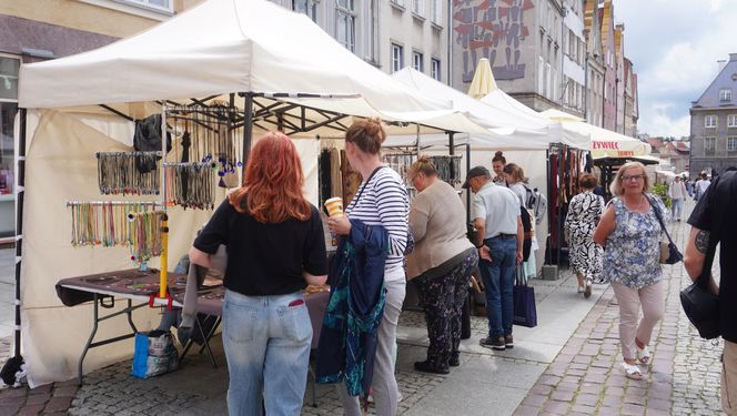 Dni Olsztyna 2025. Dziesiątki wystawców i setki olsztynian na Jarmarku Jakubowym