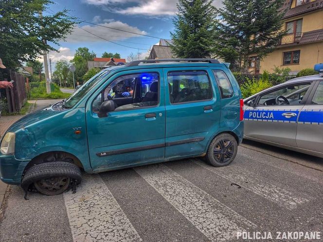 Pijani przyjechali samochodem dokupić wódki