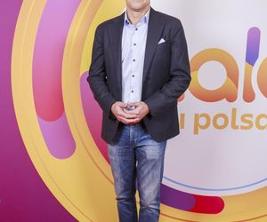 Paweł Orleański tłumaczy się ze schadzki. Tak całuje na każdym spotkaniu biznesowym