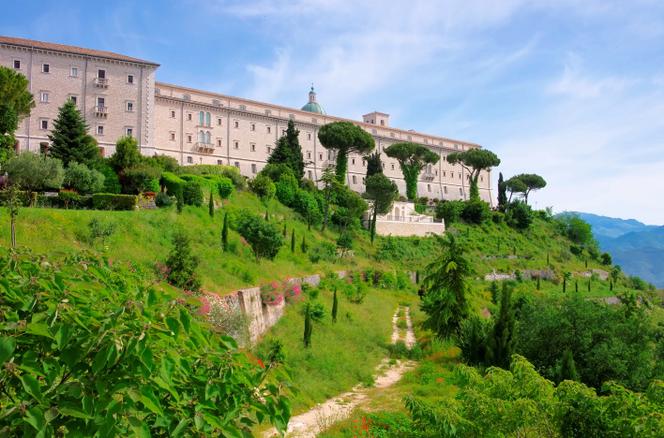 Niemcy zarabiają na piosence "Czerwone maki spod Monte Cassino"